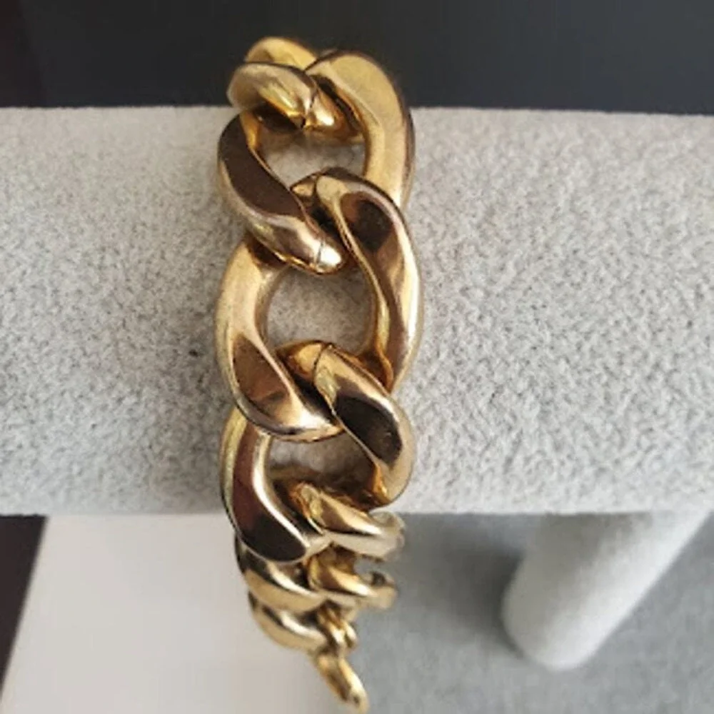 Juicy Couture Gold Tone Chunky Link Toggle Bracelet Crown Logo T-Bar 6 1/2 Inch
